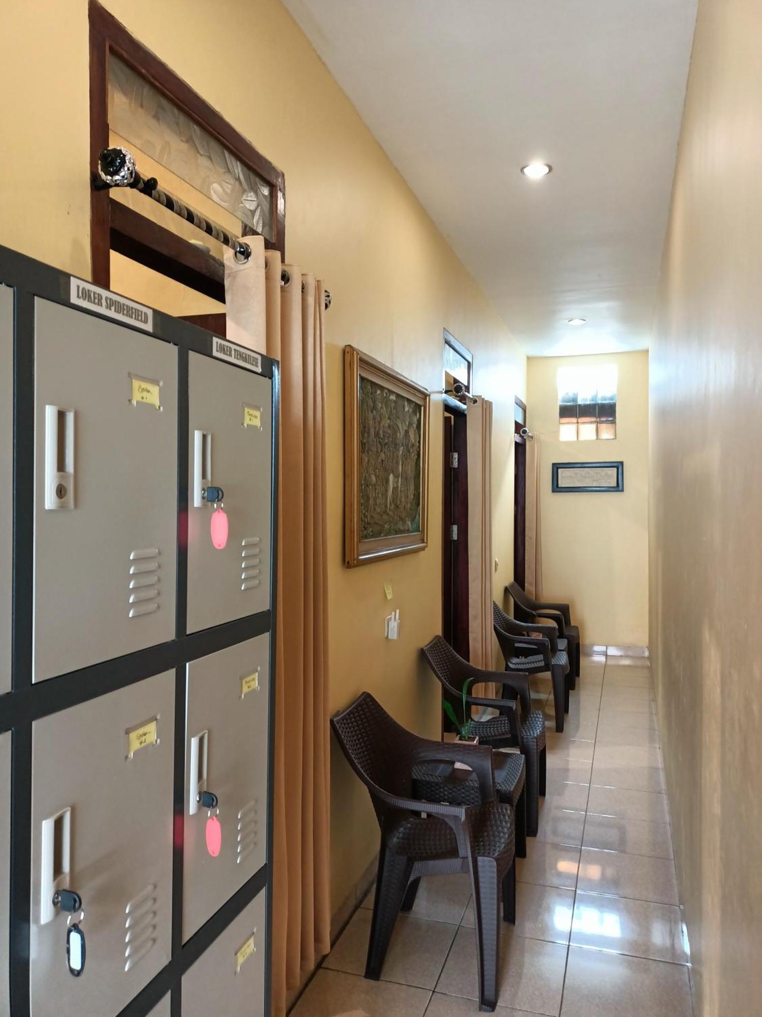 Chacha Homestay & Dormitory Ruteng Εξωτερικό φωτογραφία