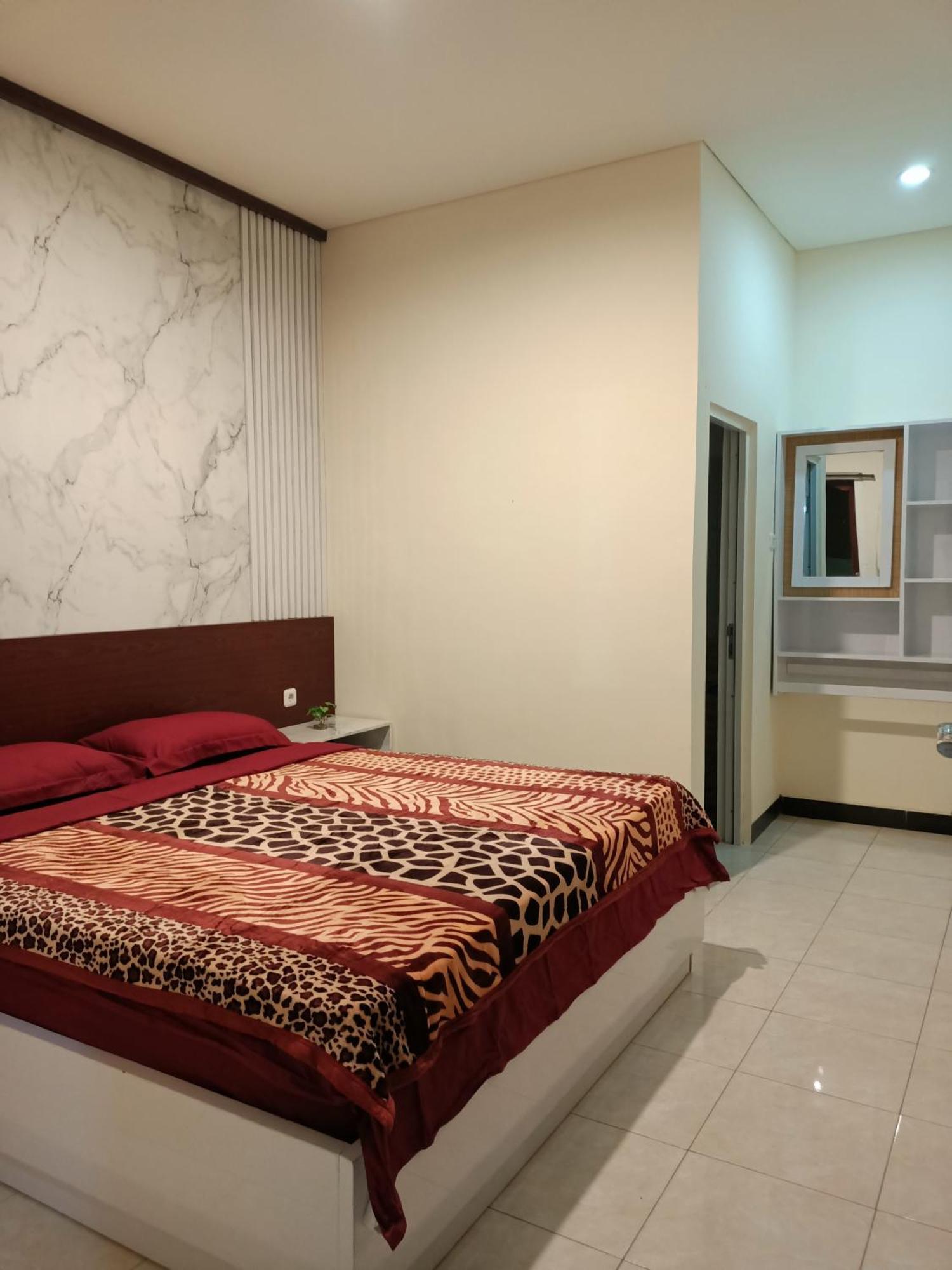 Chacha Homestay & Dormitory Ruteng Εξωτερικό φωτογραφία