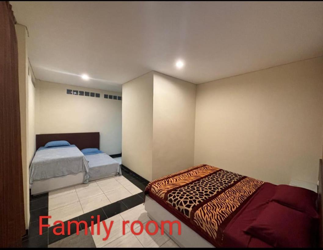 Chacha Homestay & Dormitory Ruteng Εξωτερικό φωτογραφία